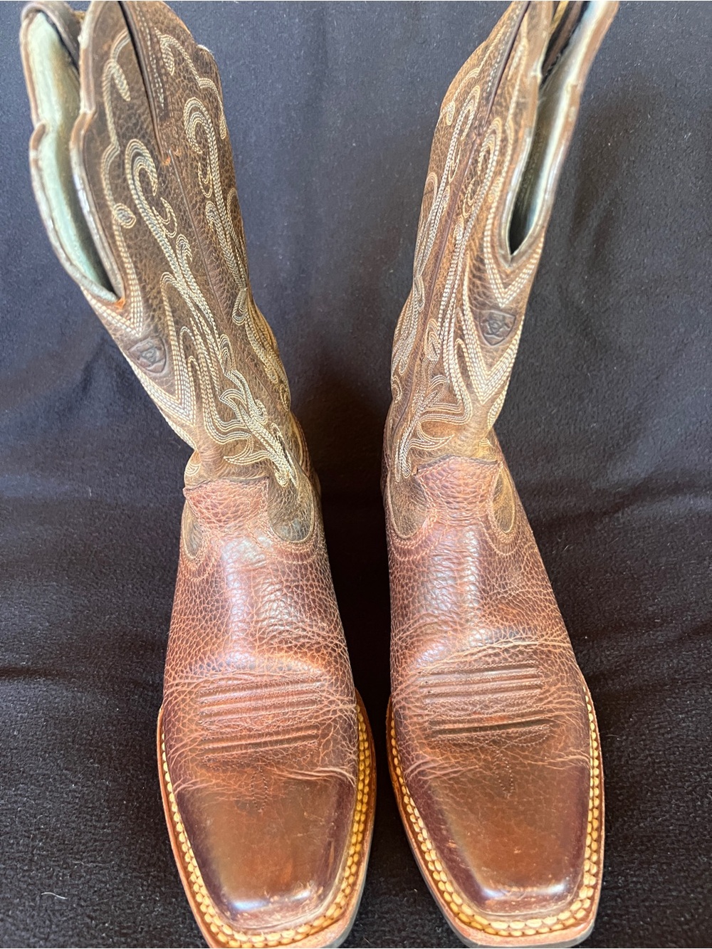 Ariat Brown Western Cowboy Boots with Embroidered Shaft